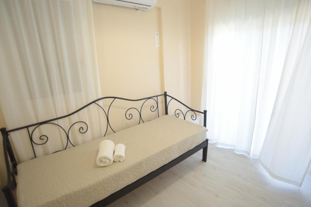 Mistral Apartments Kariótai Екстериор снимка