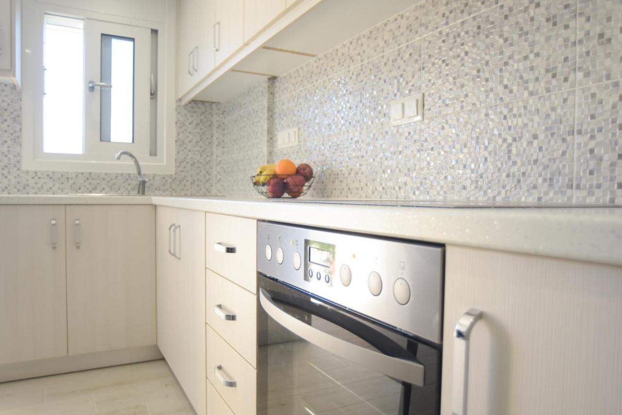 Mistral Apartments Kariótai Екстериор снимка