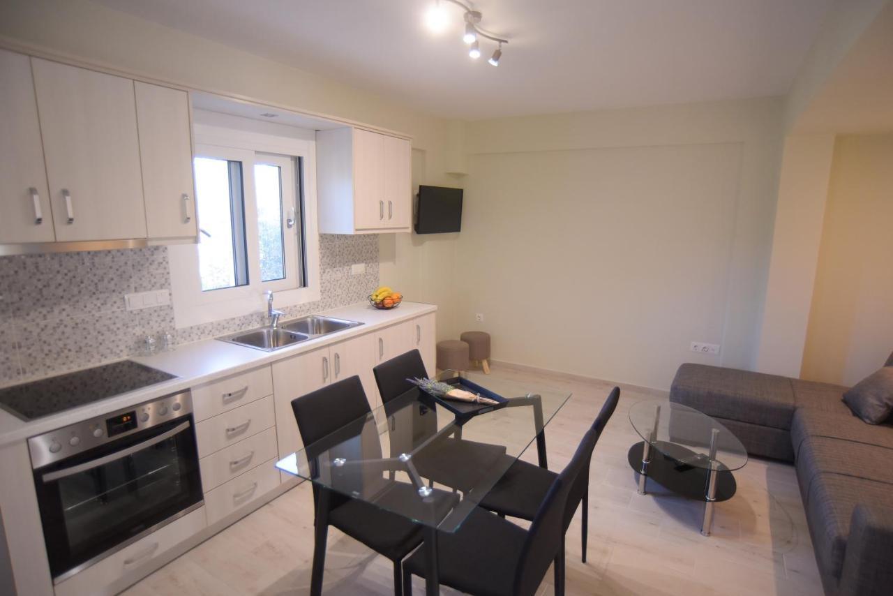 Mistral Apartments Kariótai Екстериор снимка