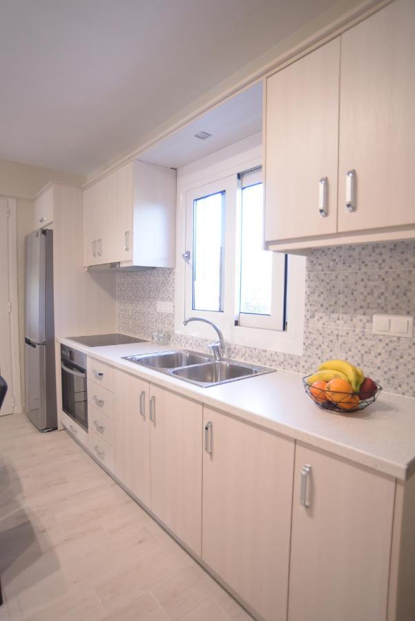 Mistral Apartments Kariótai Екстериор снимка
